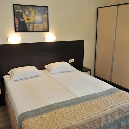 Free Hotel