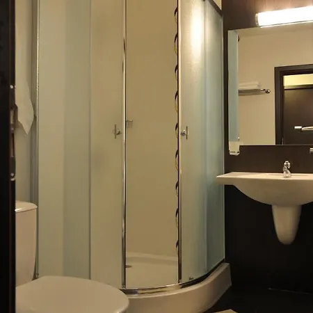 Free Hotel *